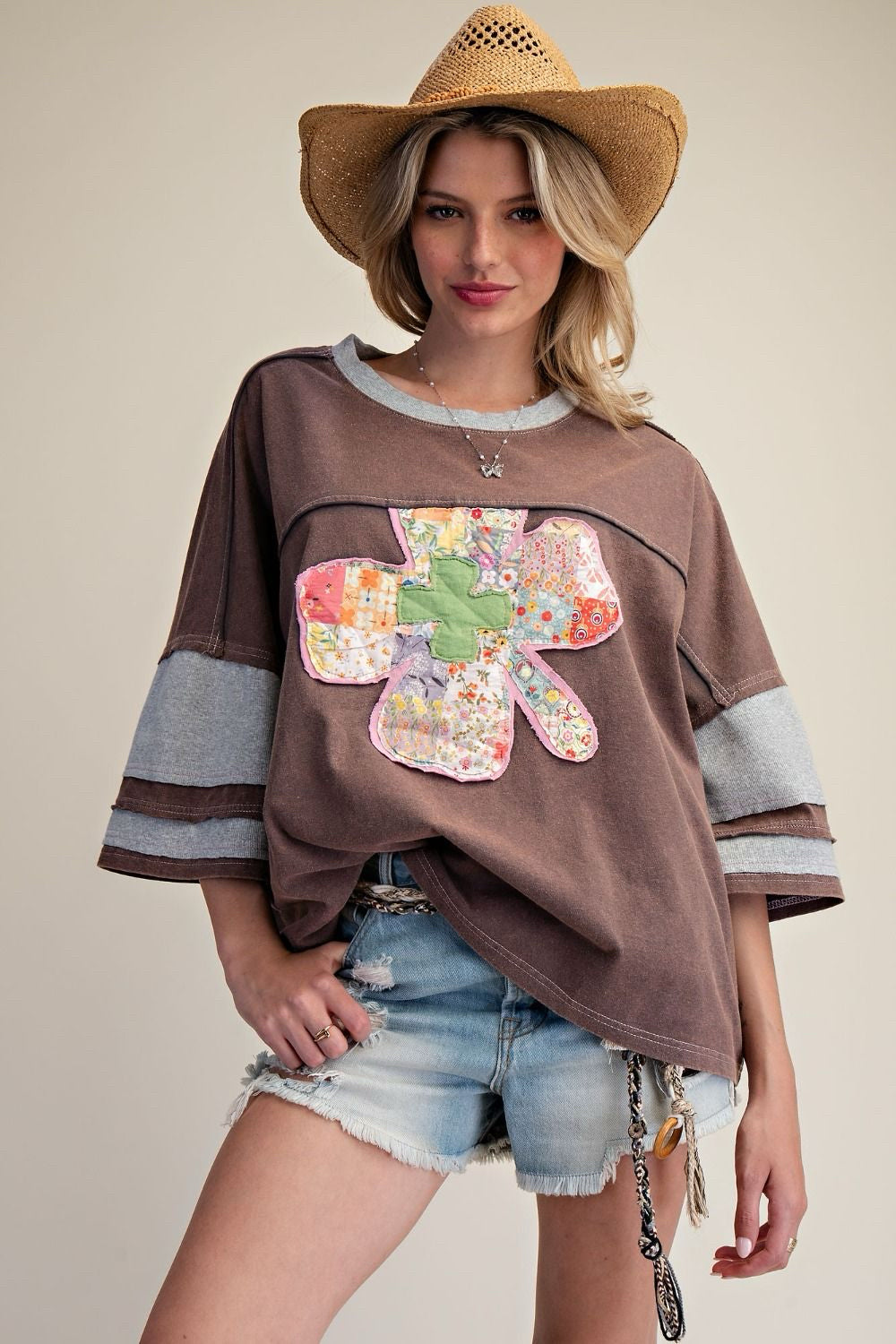 New EASEL Brown Gray Trim Size S/M Quarter Sleeve Blouse