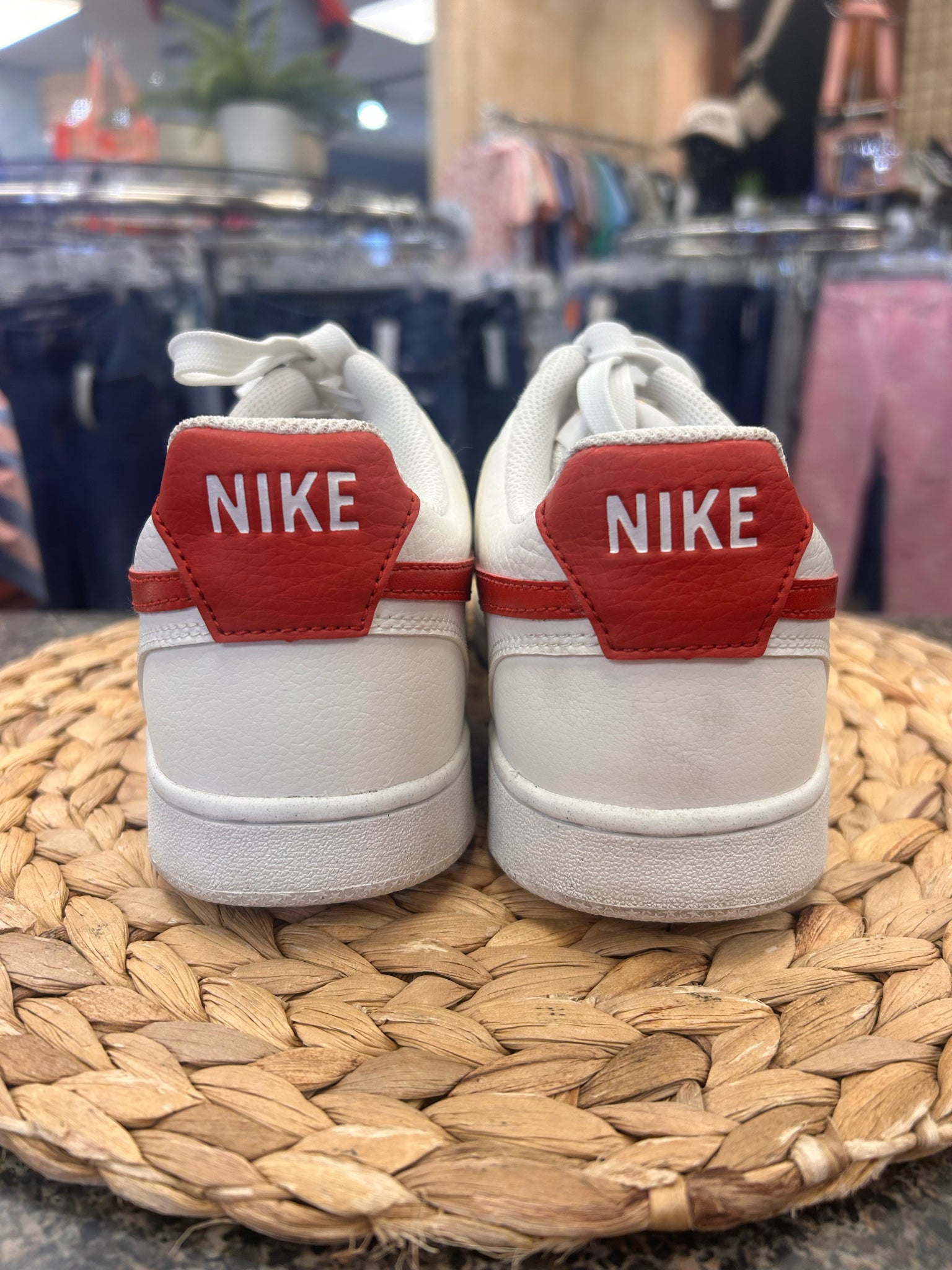 Pre-owned NIKE White Red Trim Size 9.5 Designer Sneaker