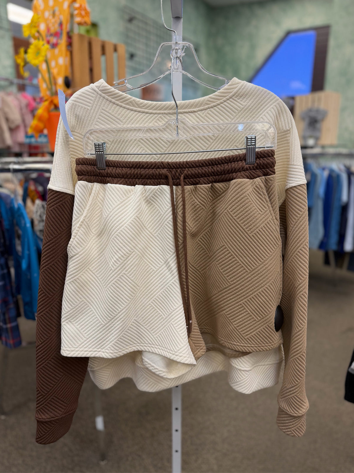 Pre-owned No Brand Off white Brown Trim Dr Size 8 Long Sleeve ShortSet