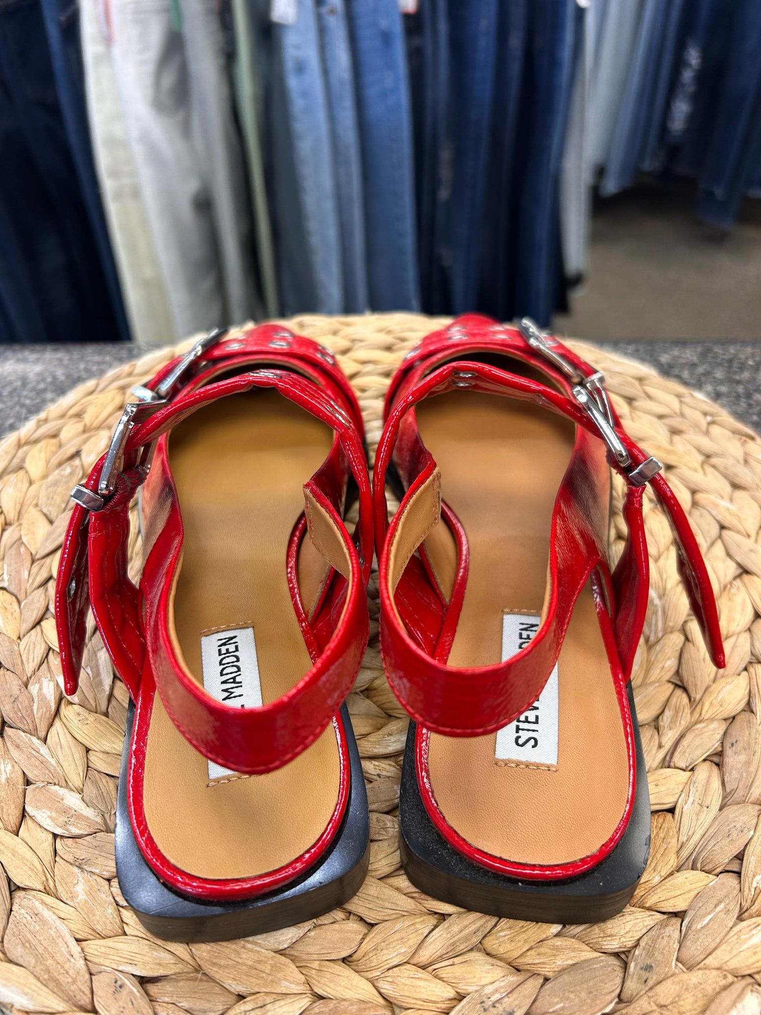 Pre-owned STEVE MADDEN Red Size 9 Sandal
