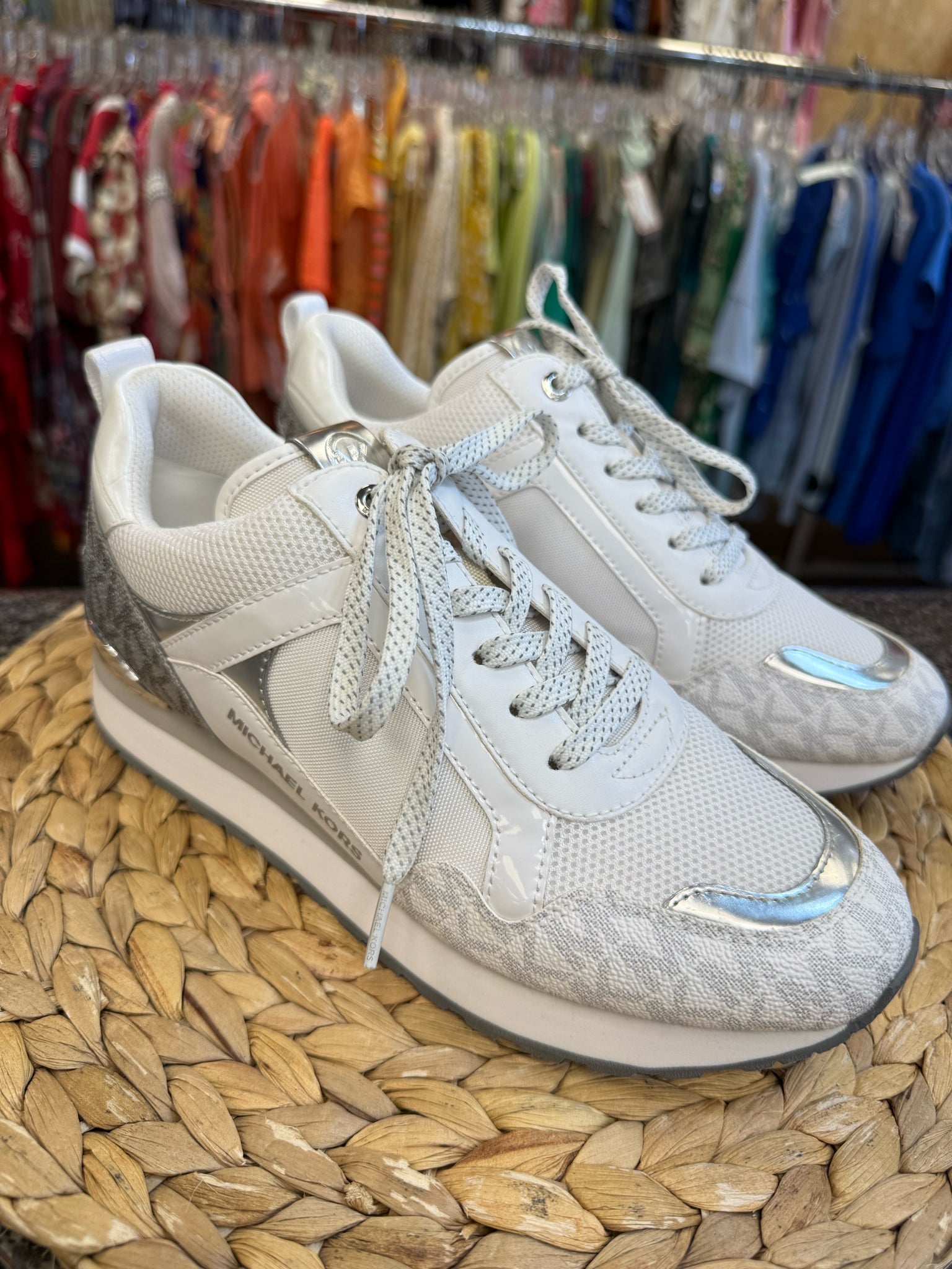 New  Without Tag MICHAEL KORS White Silver Trim Size 8 Designer Sneaker