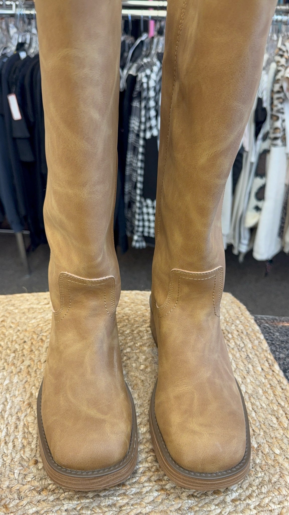 Pre-owned STEVE MADDEN Tan Size 6.5 Boot