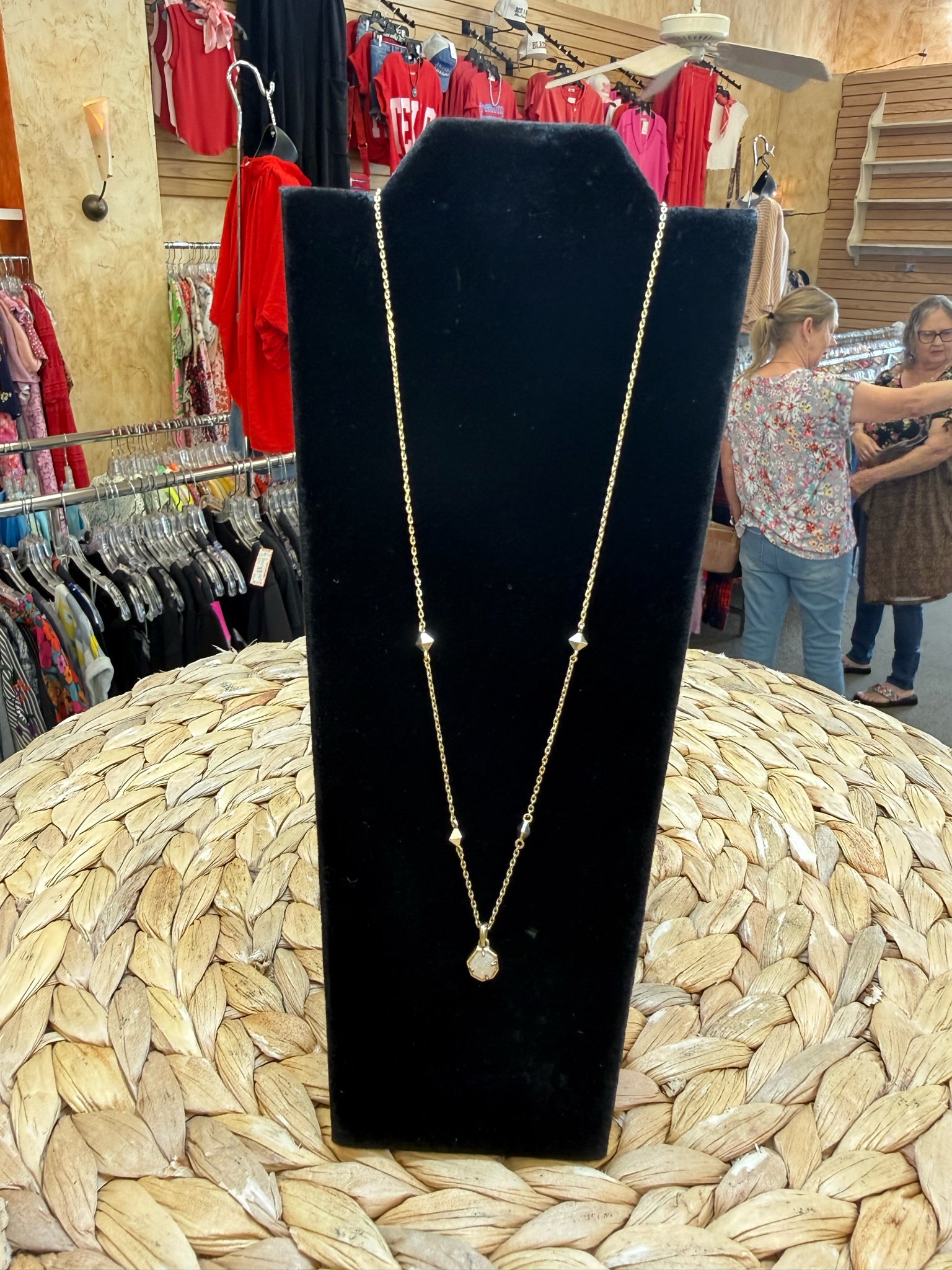 Pre-owned KENDRA SCOTT Gold Designer Necklace