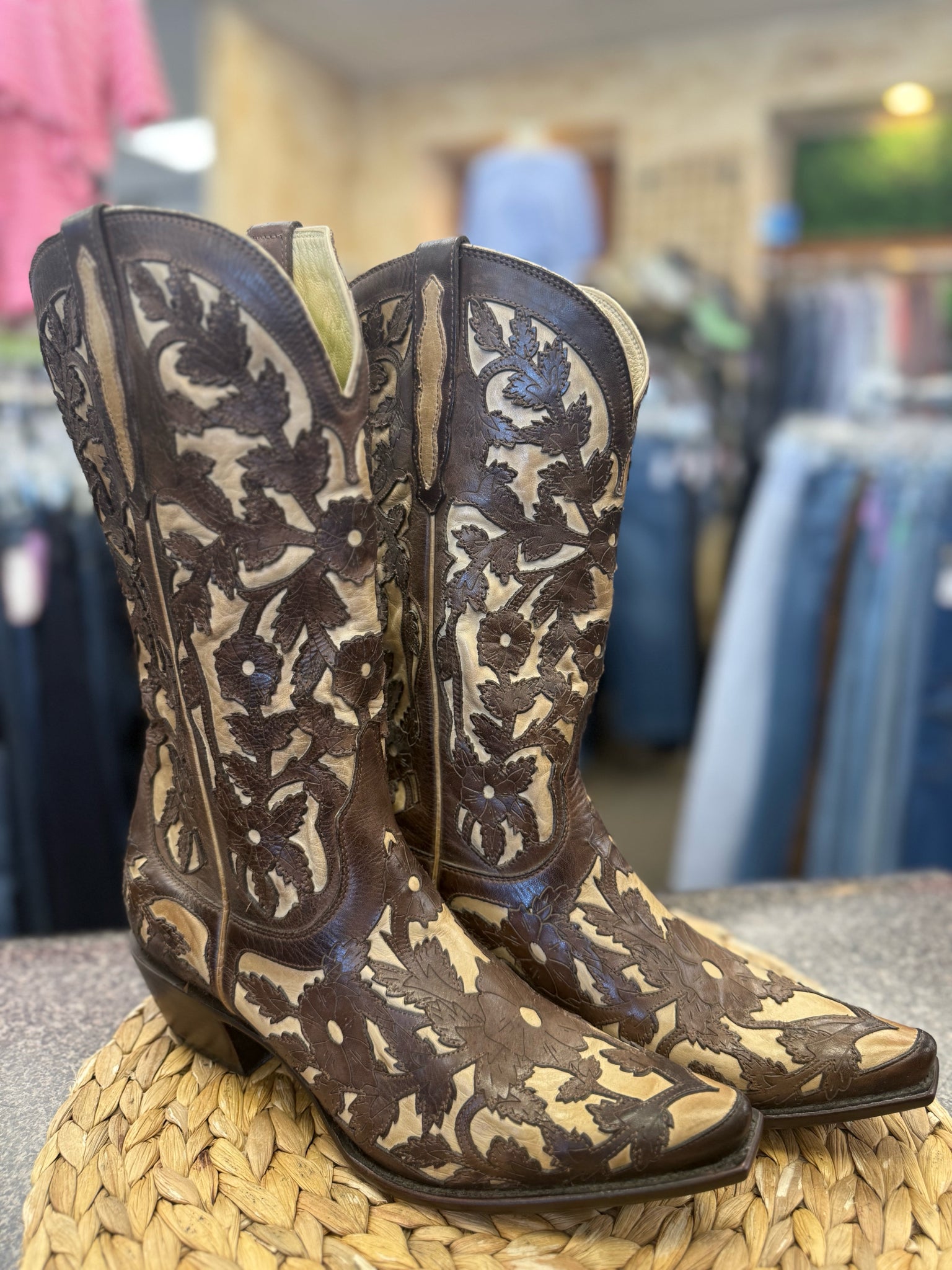 Pre-owned CHARLIE HORSE Brown Cream Size 8 Designer Boot