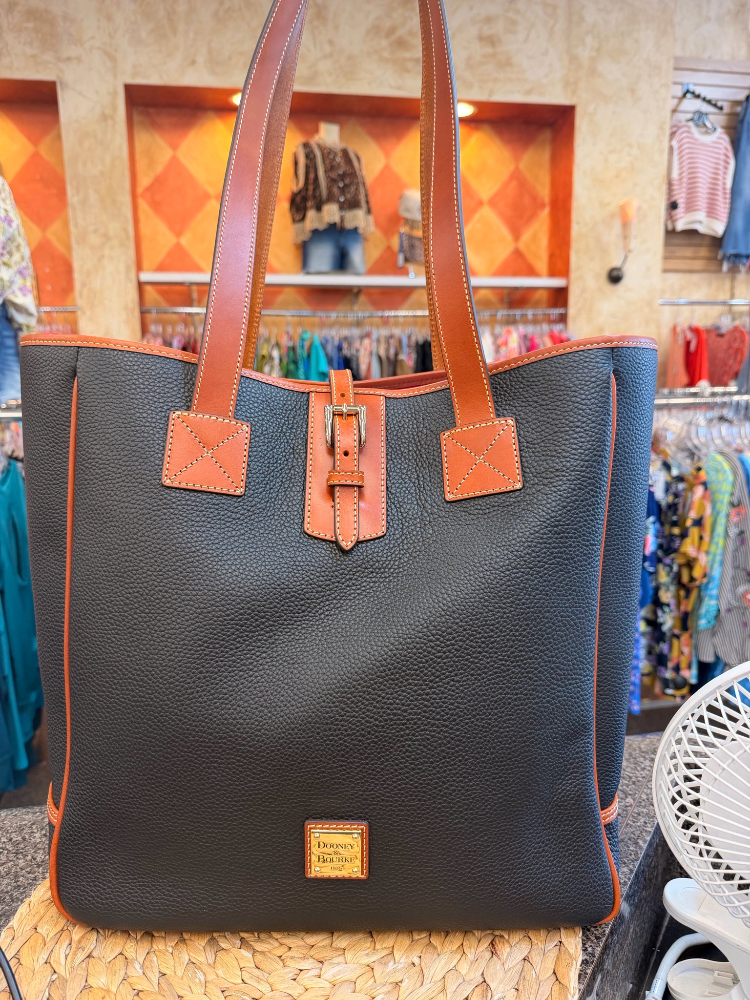 New  Without Tag DOONEY&BOURKE Black Light brown Tote Designer Purse