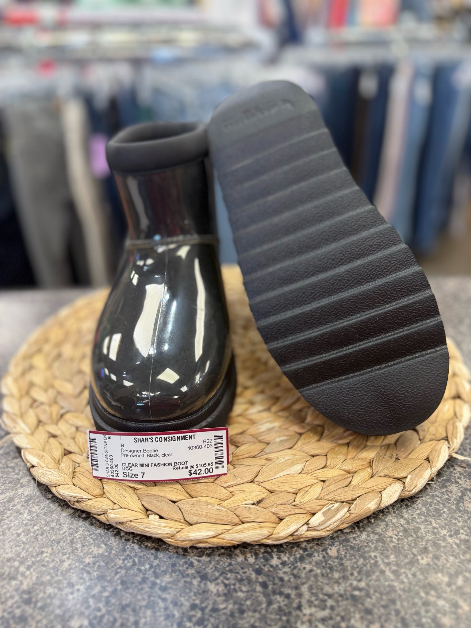 Pre-owned UGG Black clear Size 7 Bootie