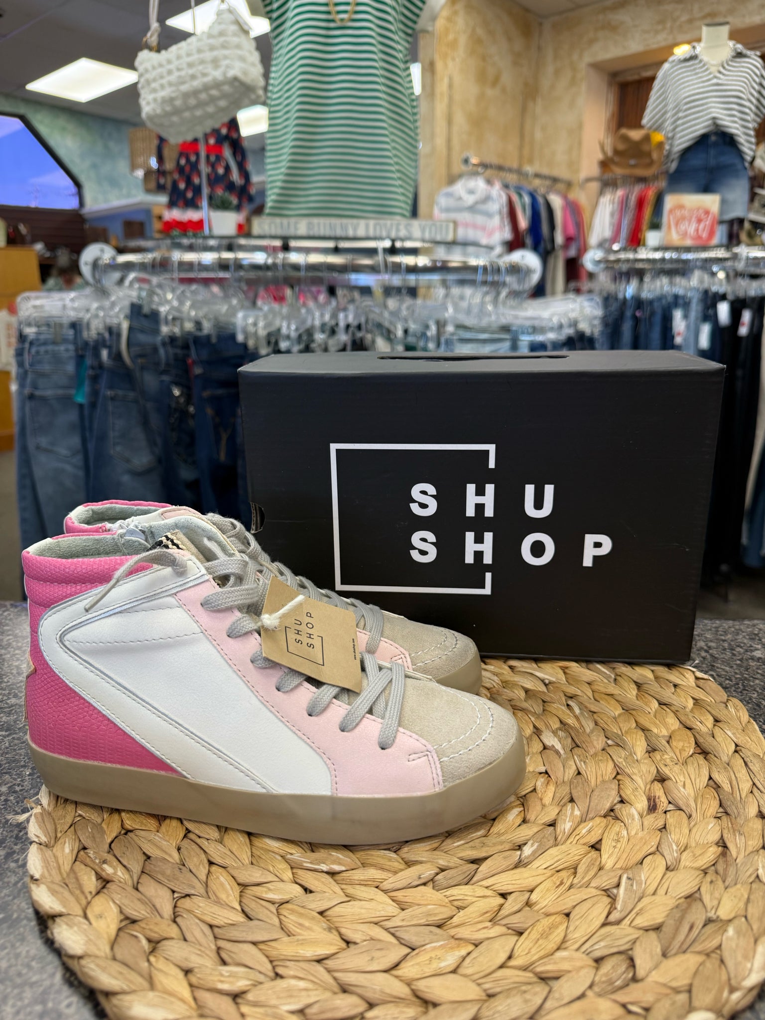 New with Tag SHU SHOP Gray Pink Trim Shoe Size 3 Girls Sneaker