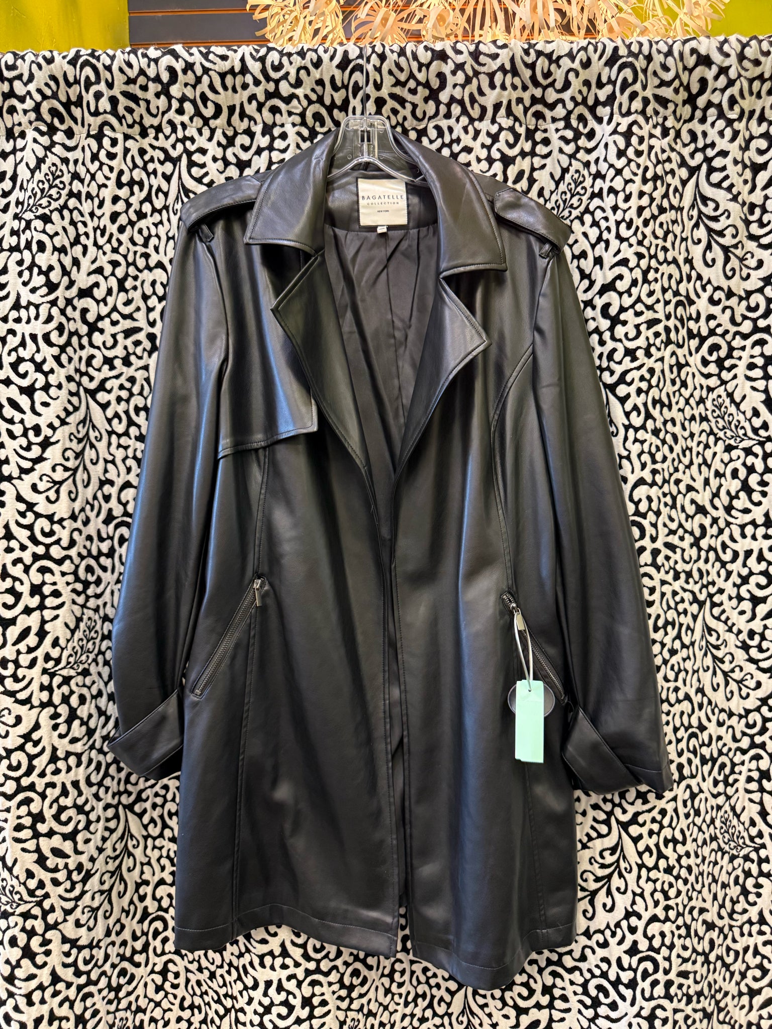 Pre-owned BAGATELLE Black Size: L Designer Coat