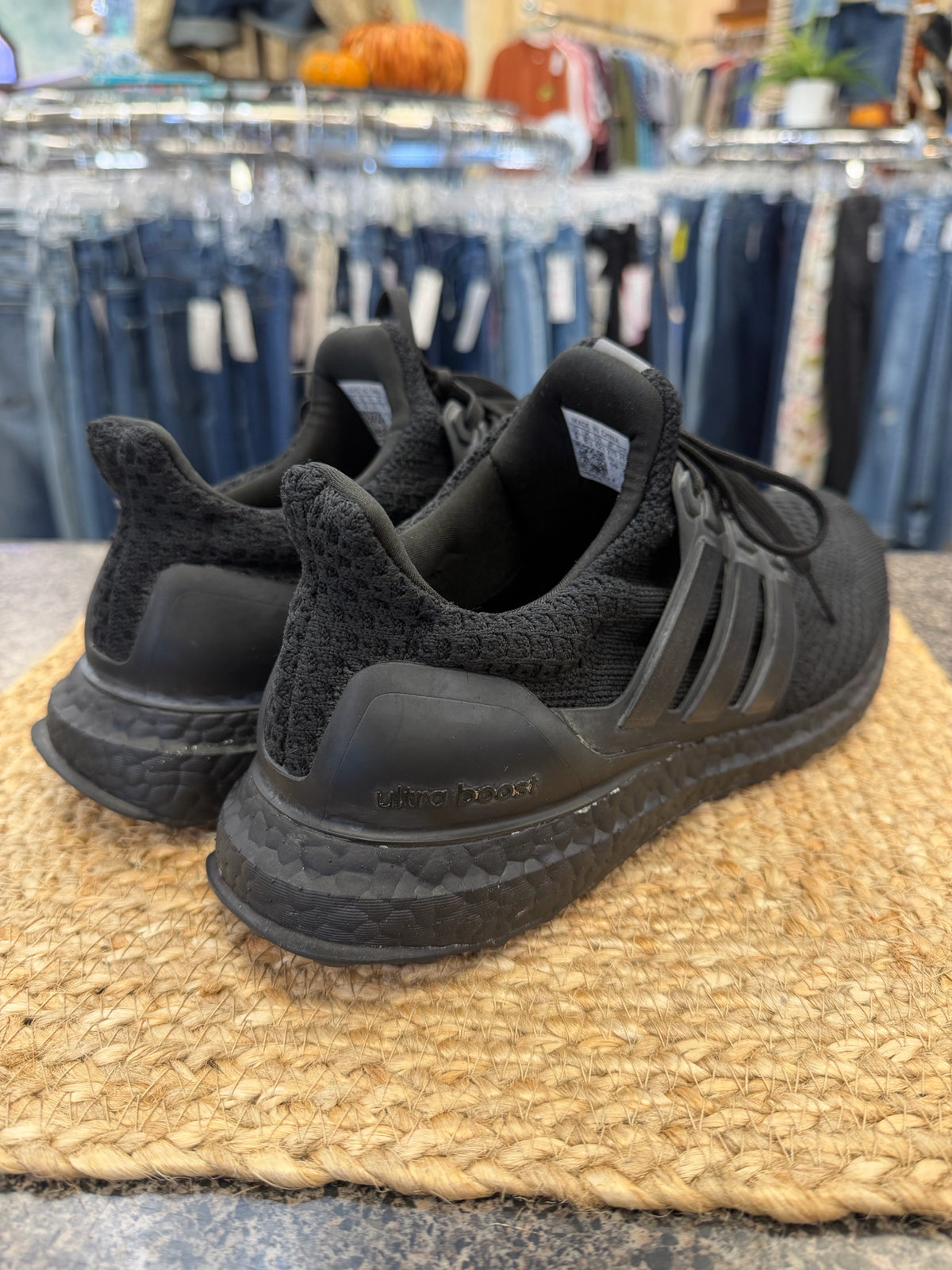 Pre-owned ADIDAS Black Size 9 Designer Sneaker