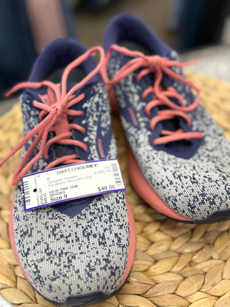 Pre-owned BROOKS Navy print Gray Size 9 Designer Sneaker