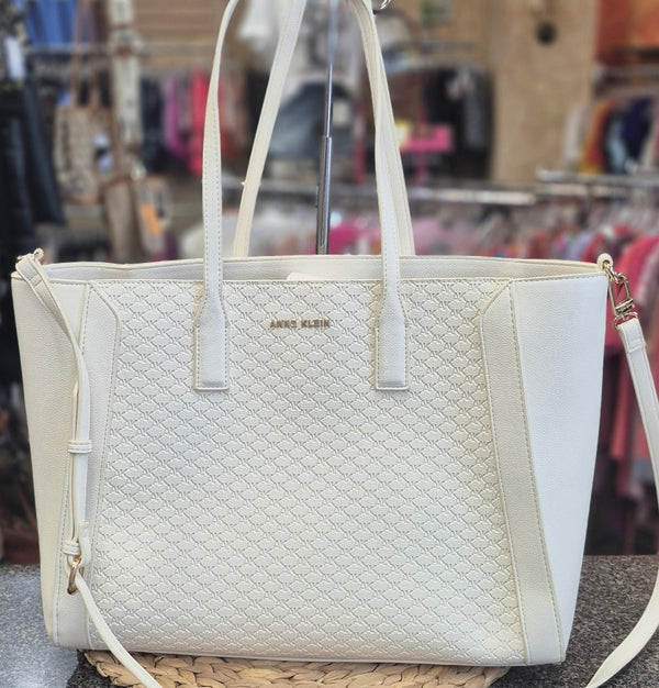 Pre-owned ANNE KLEIN Off white Signature L Crossbody Purse
