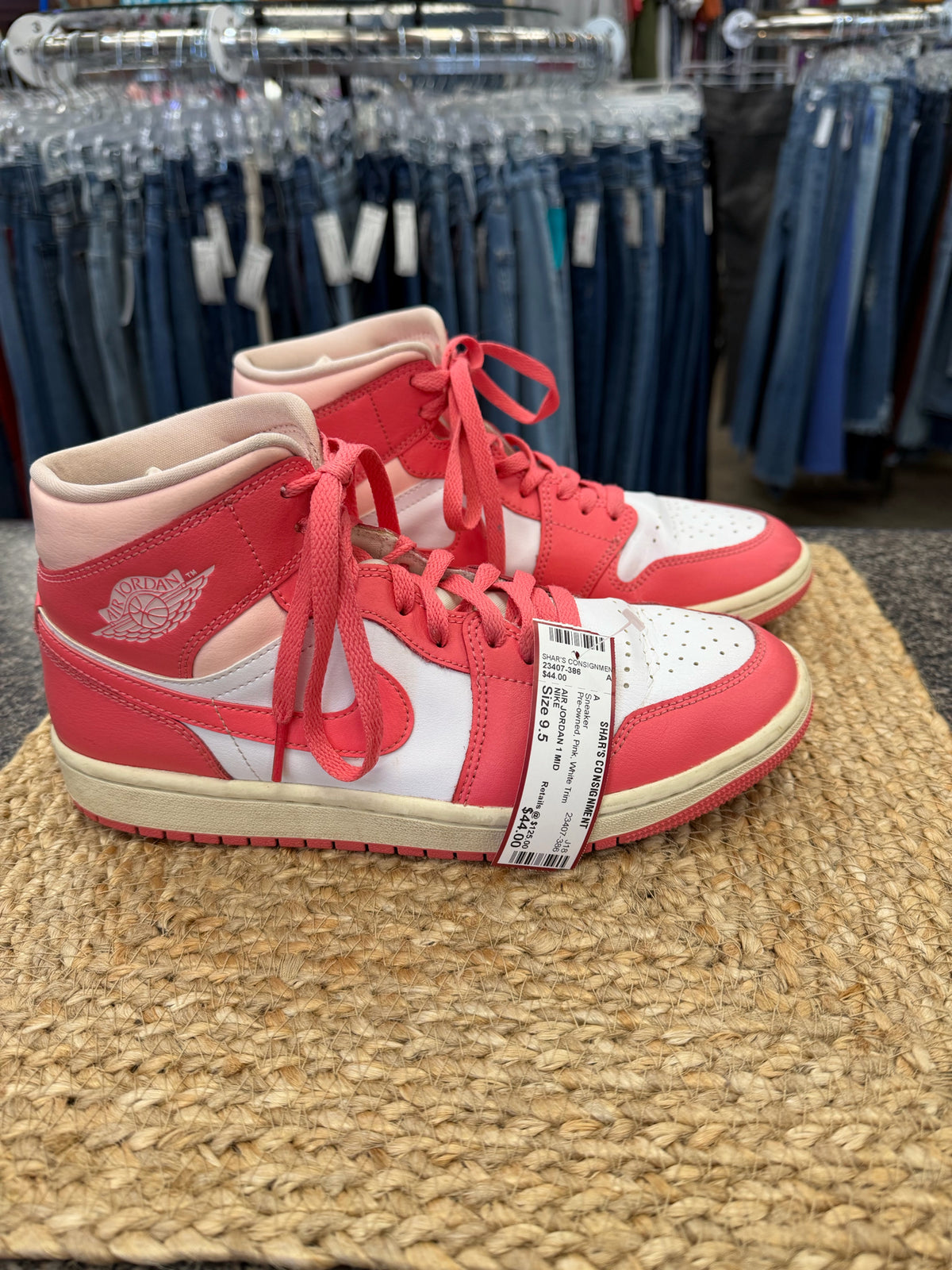 Pre-owned NIKE Pink White Trim Size 9.5 Sneaker