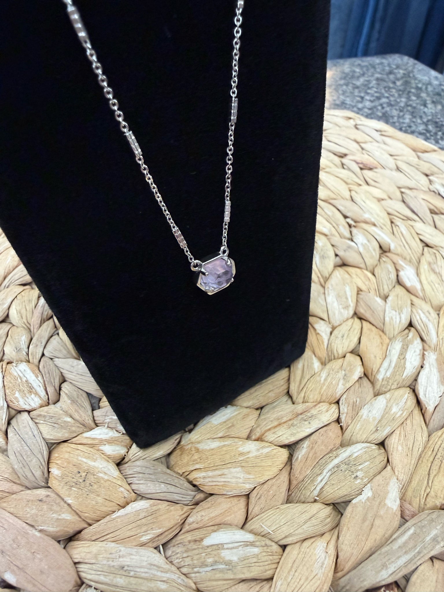 Pre-owned KENDRA SCOTT Lavender Silver Designer Necklace