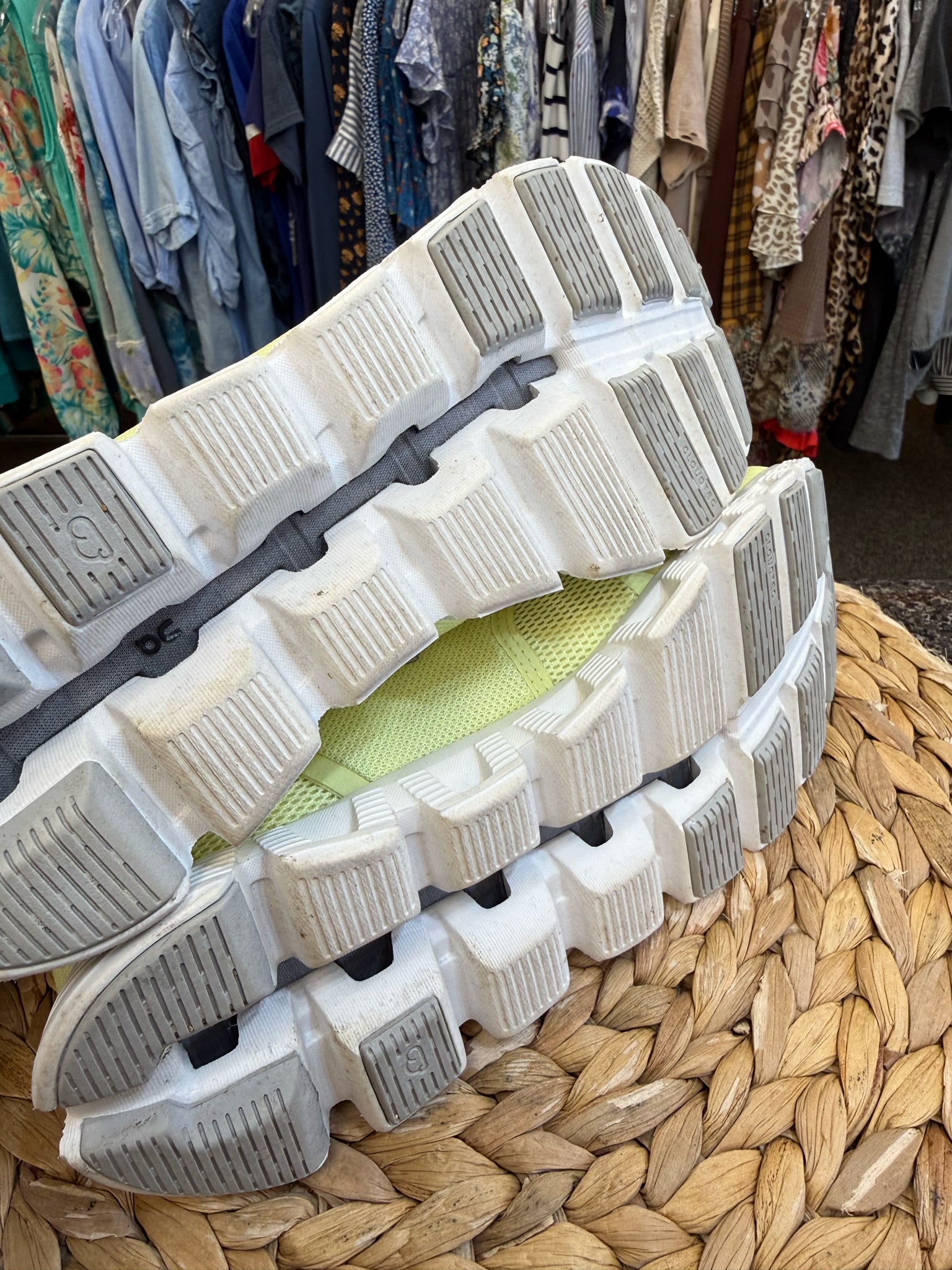 Pre-owned On Cloud Yellow Size 8 Designer Sneaker