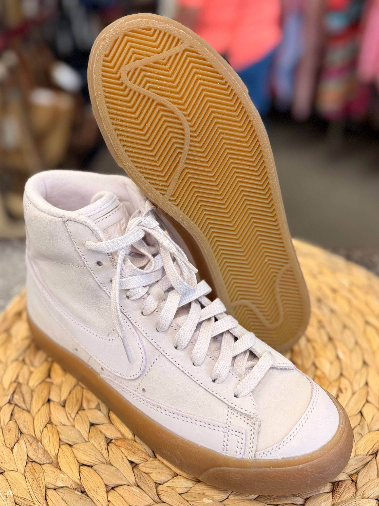New  Without Tag NIKE Cream Pink Trim Size 8.5 Designer Sneaker