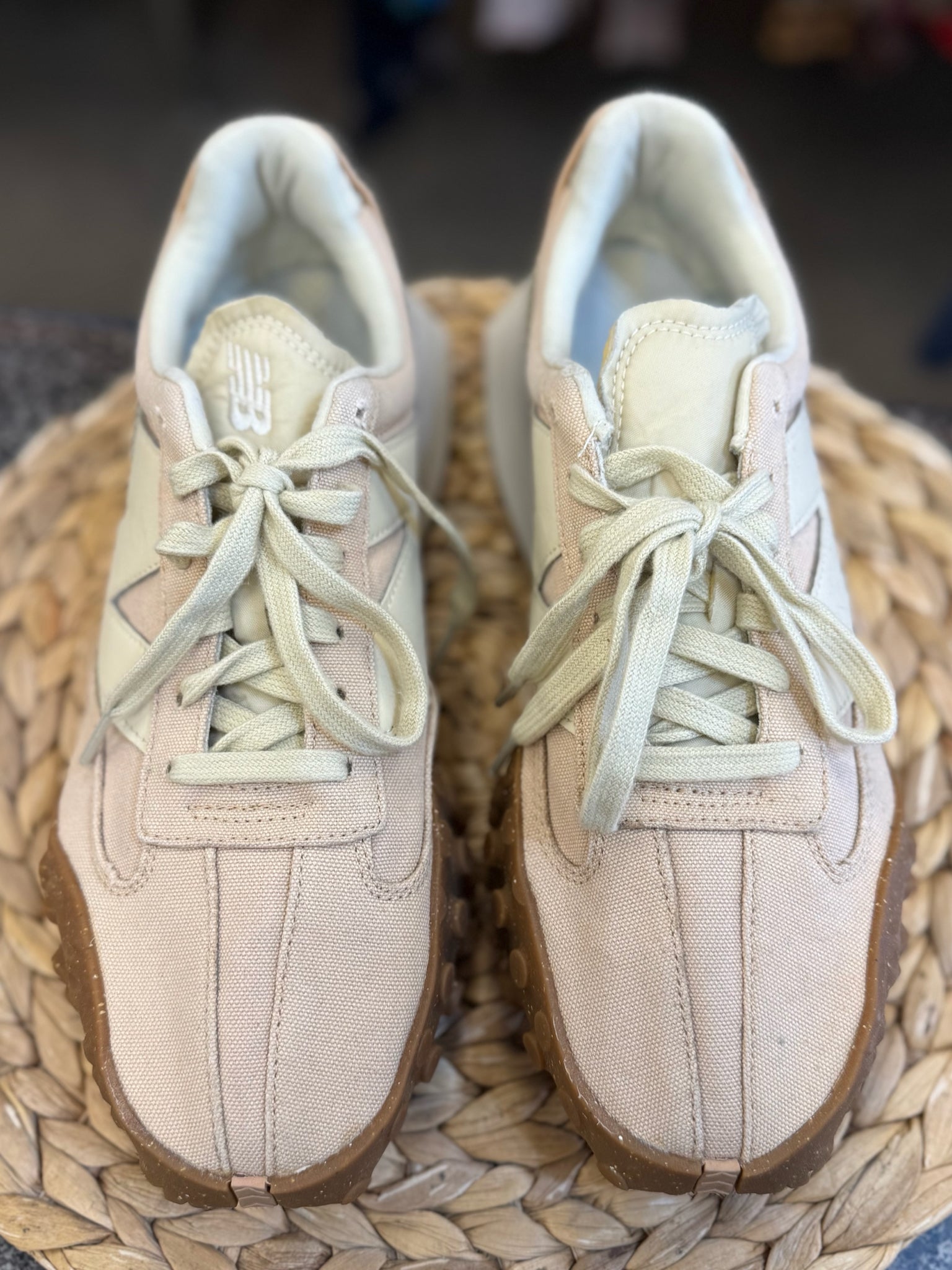 Pre-owned NEW BALANCE Beige White Size 9.5 Designer Sneaker