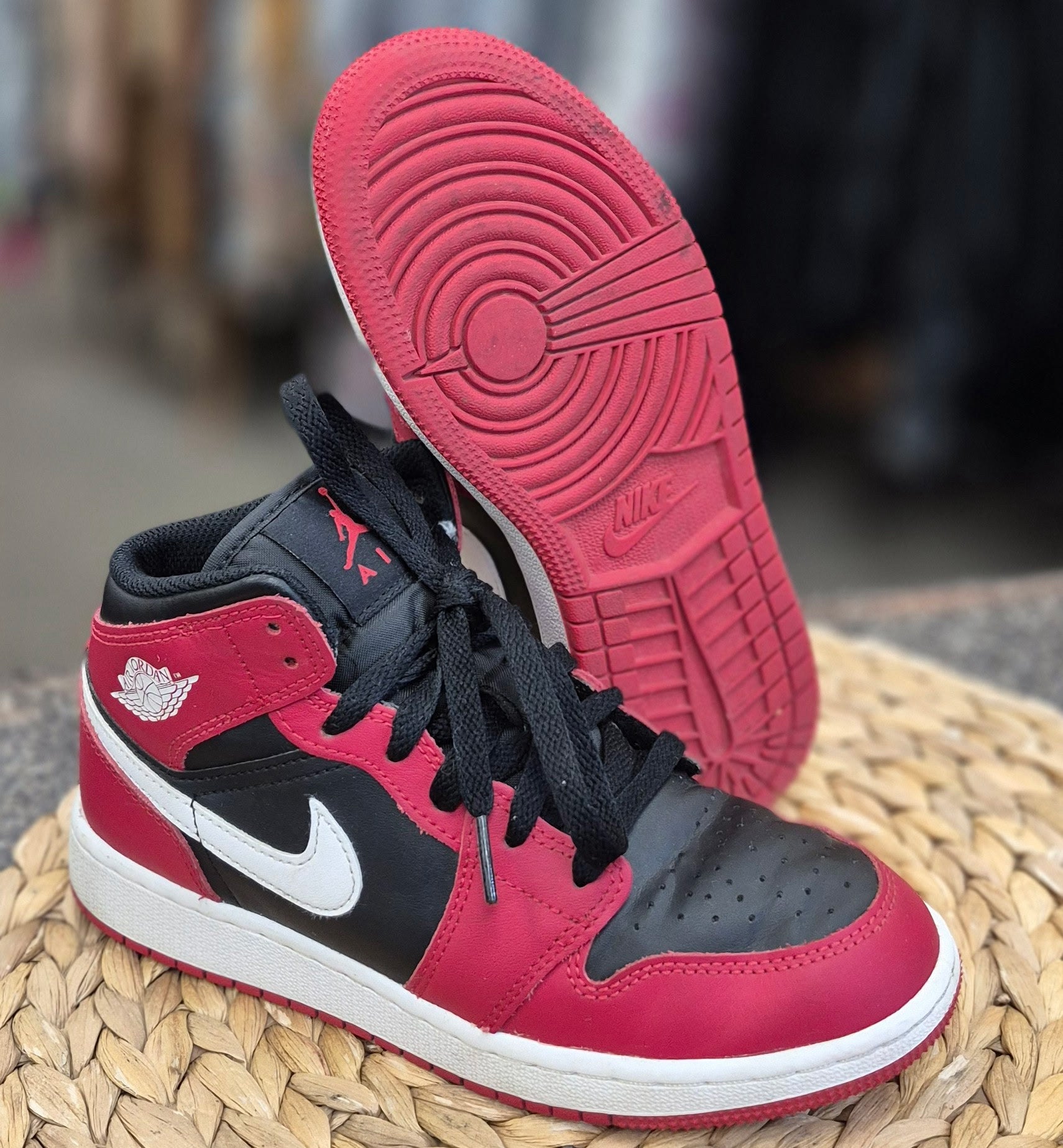 Pre-owned AIR JORDAN Red Black C-SIZE 4.5 Boys Designer Sneaker