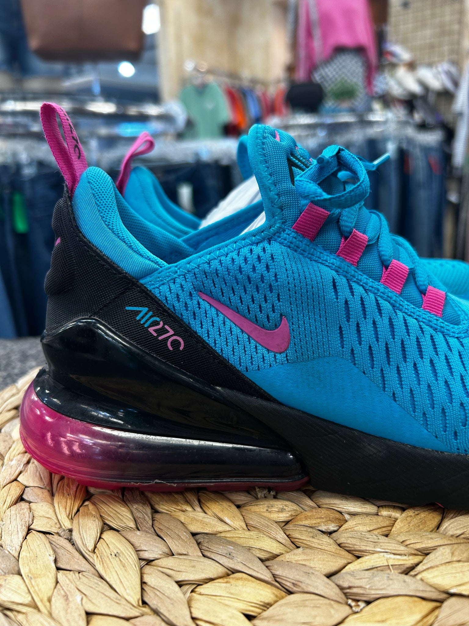 Pre-owned NIKE Turquoise Hot Pink Shoe Size 5 GIRLS Designer Sneaker