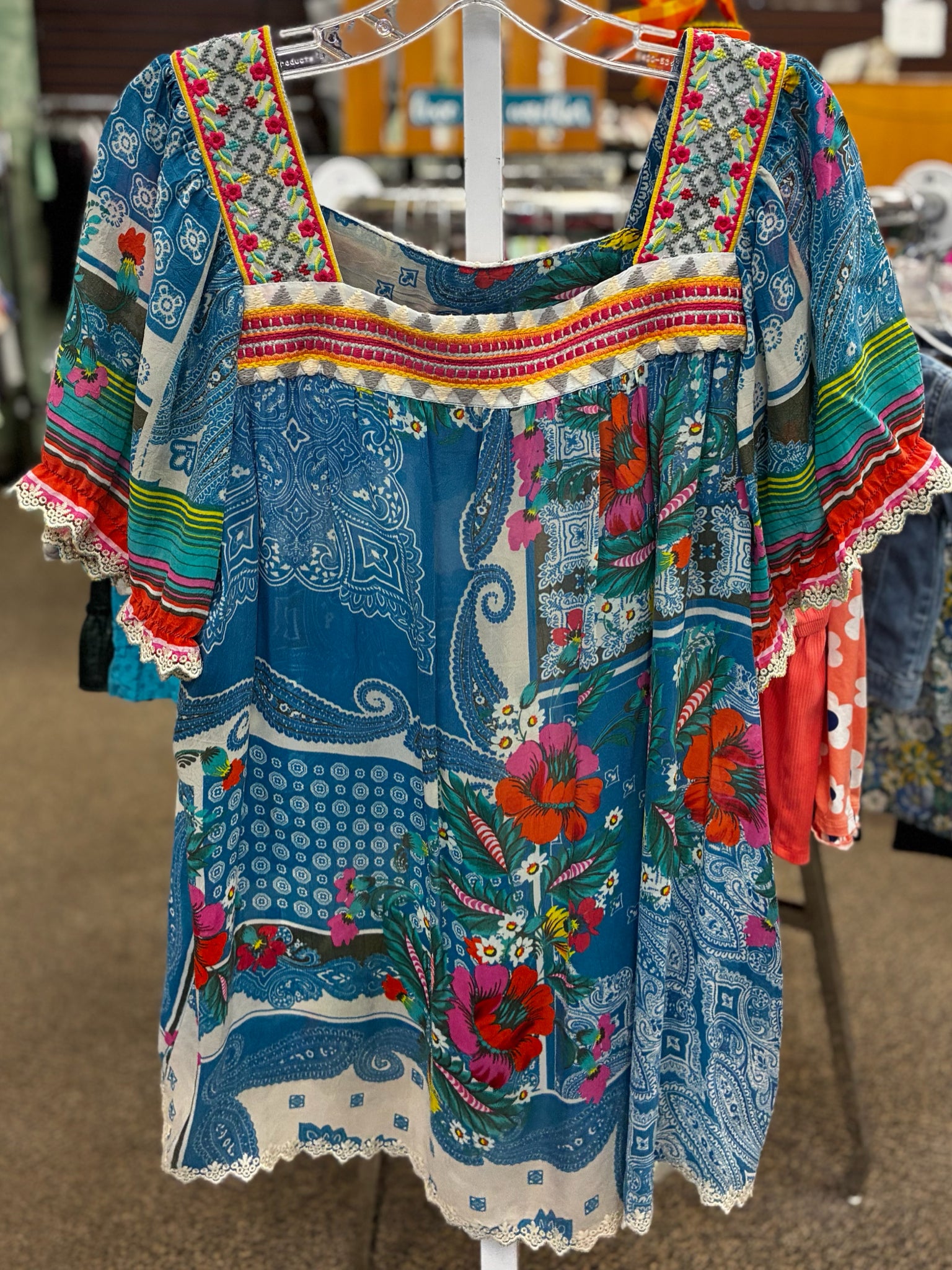 Pre-owned JOHNNY WAS Blue Multi Print Short Sleeve Size: M Designer Blouse