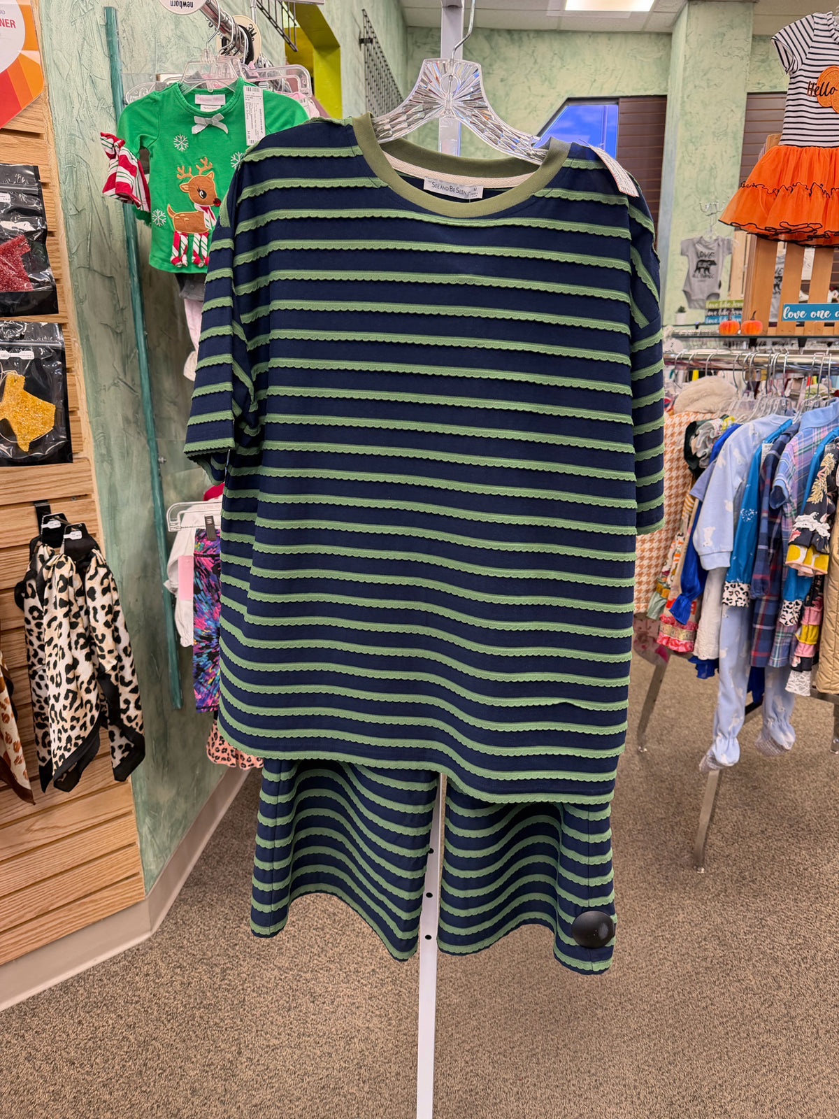 New with Tag SEE N  BE SEEN Navy Green Stripe Dr Size 8 Short Sleeve PantSet