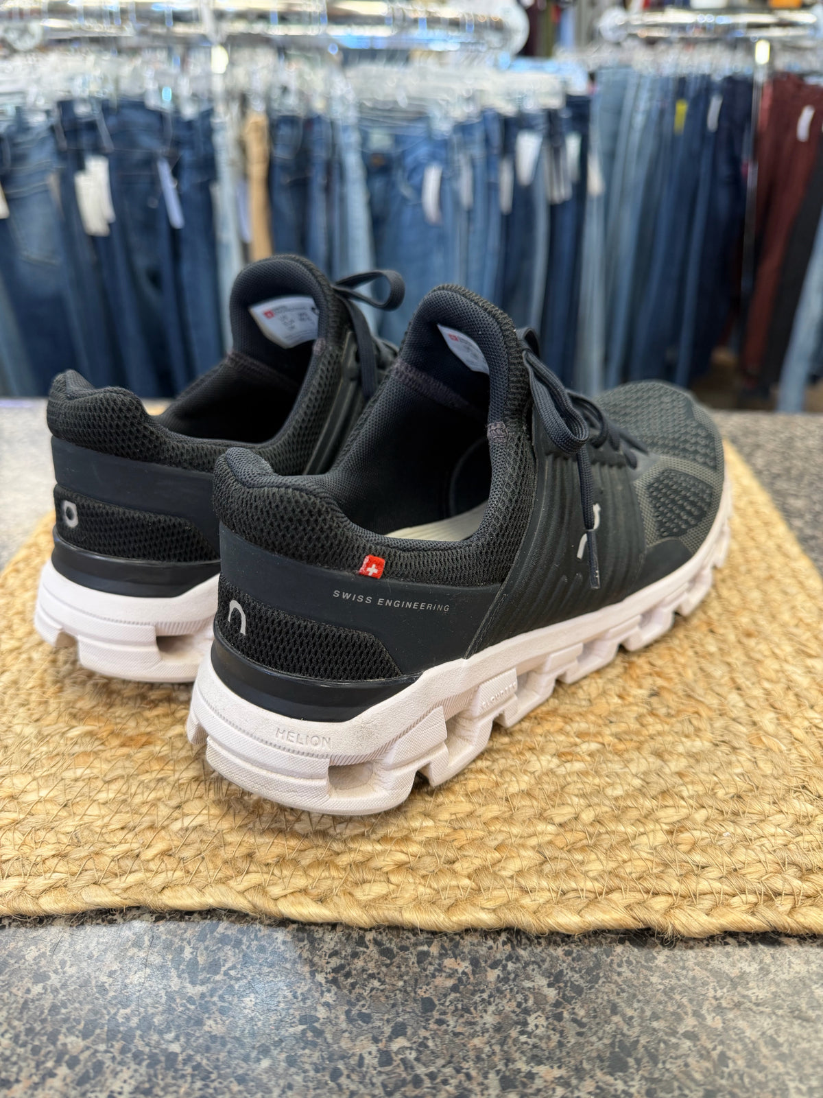 Pre-owned On Cloud Black Dark Gray Size 9 Designer Sneaker