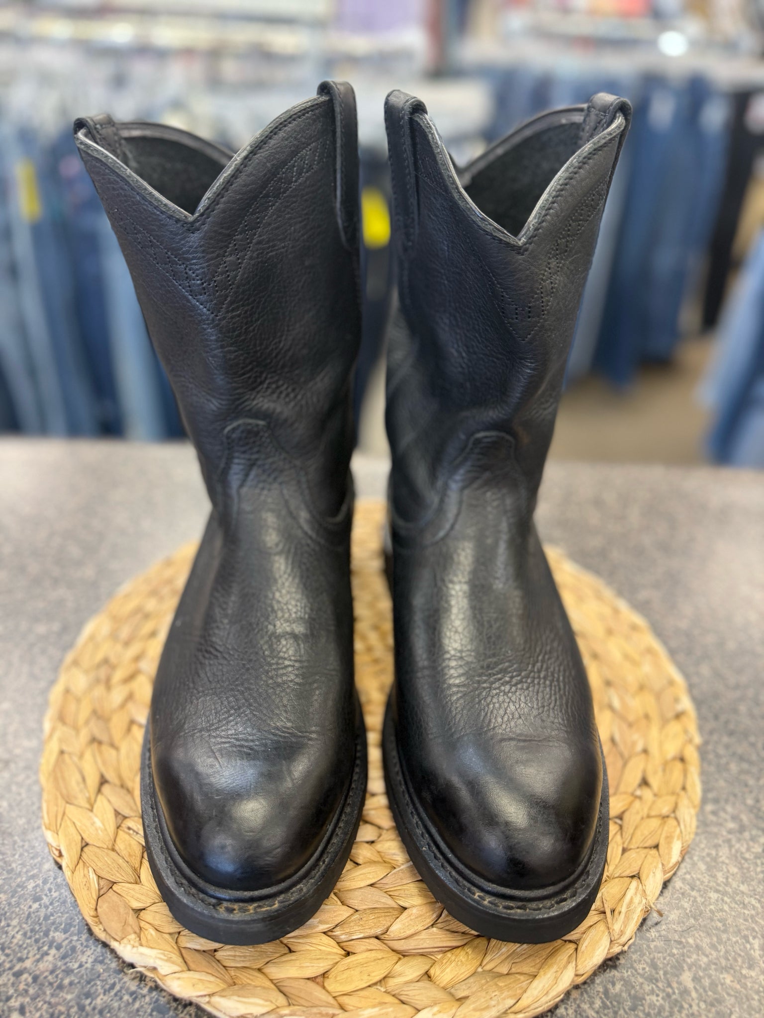 Pre-owned ARIAT Black SHOE SIZE 10.5 Mens Designer Boot