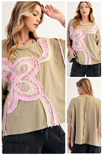 New EASEL Sage Pink Trim Size M/L Short Sleeve Blouse