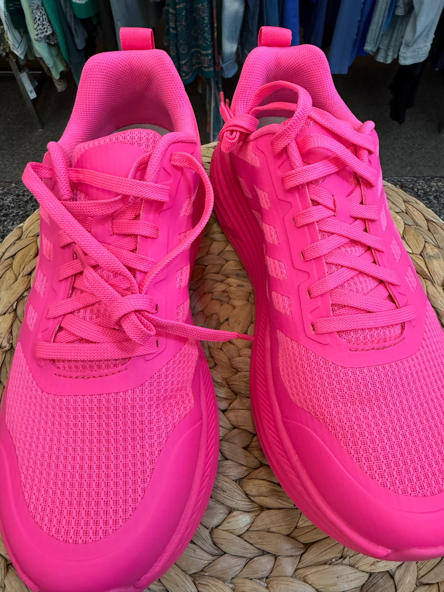 New  Without Tag No Brand Neon pink Size 9.5 Sneaker