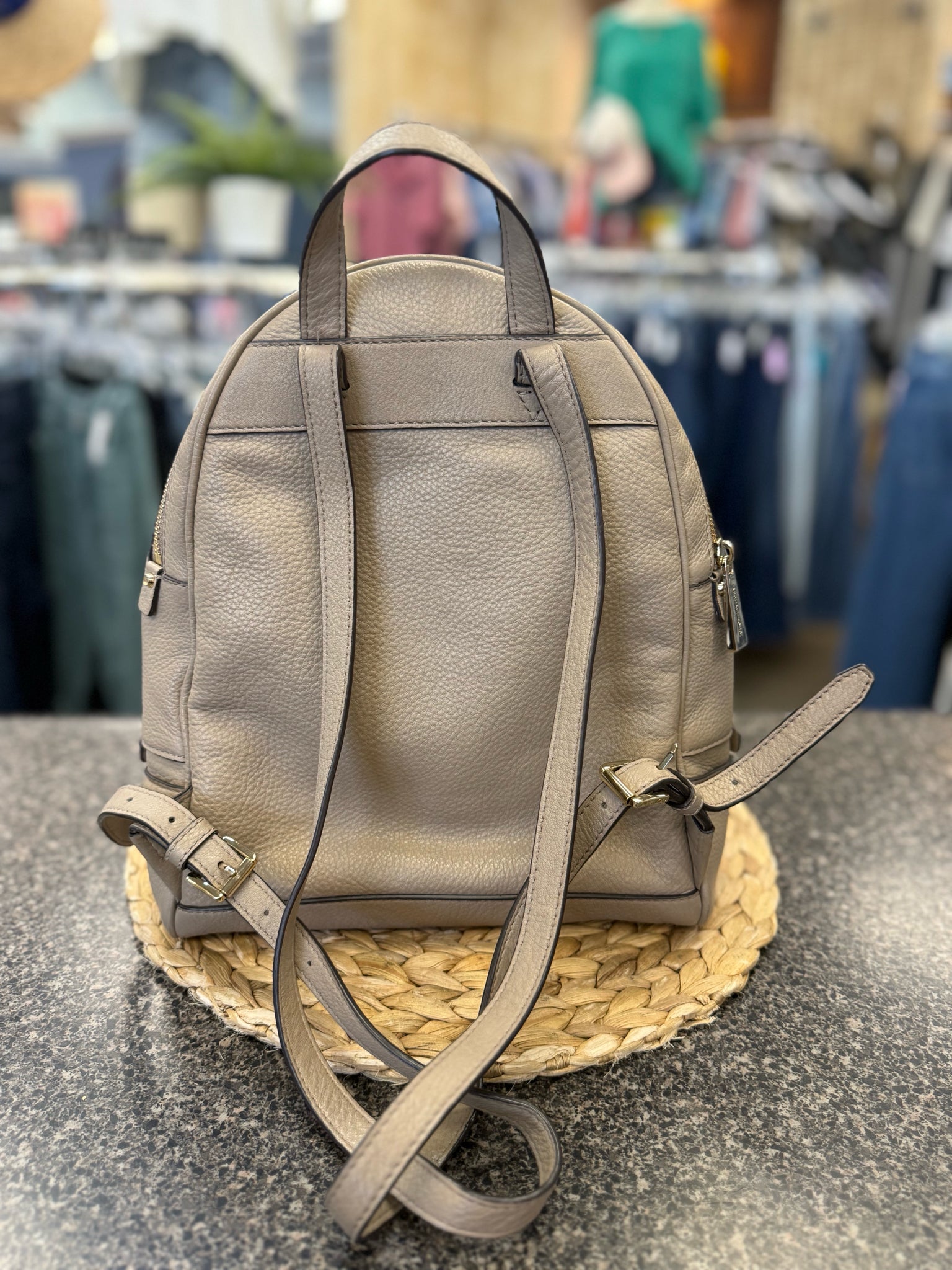 Pre-owned MICHAEL KORS Tan Gold Trim M Backpack Purse