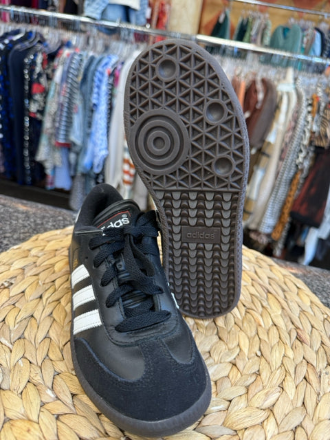 New  Without Tag ADIDAS Black White Trim C-SIZE 1.5 Boys Sneaker