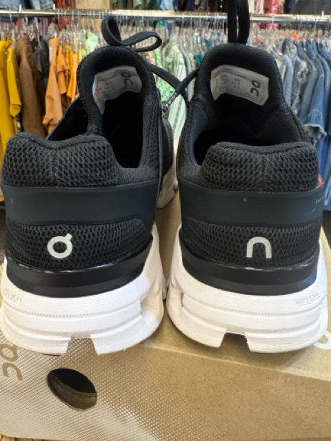 Pre-owned On Cloud Black White Trim SHOE SIZE 9 MENS Designer Sneaker