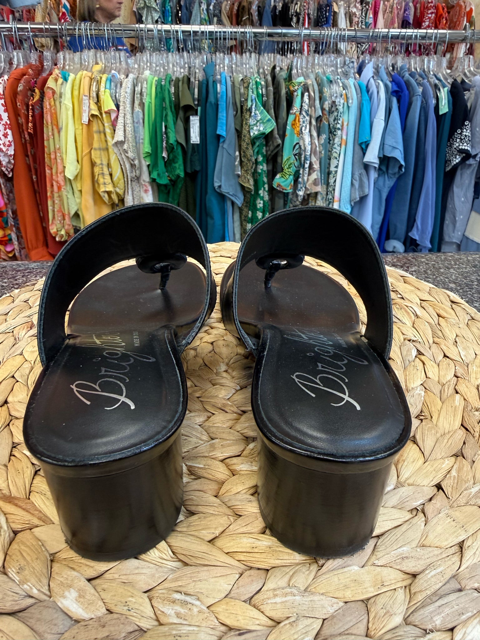 Pre-owned BRIGHTON Black Silver Trim Size 8.5 Sandal