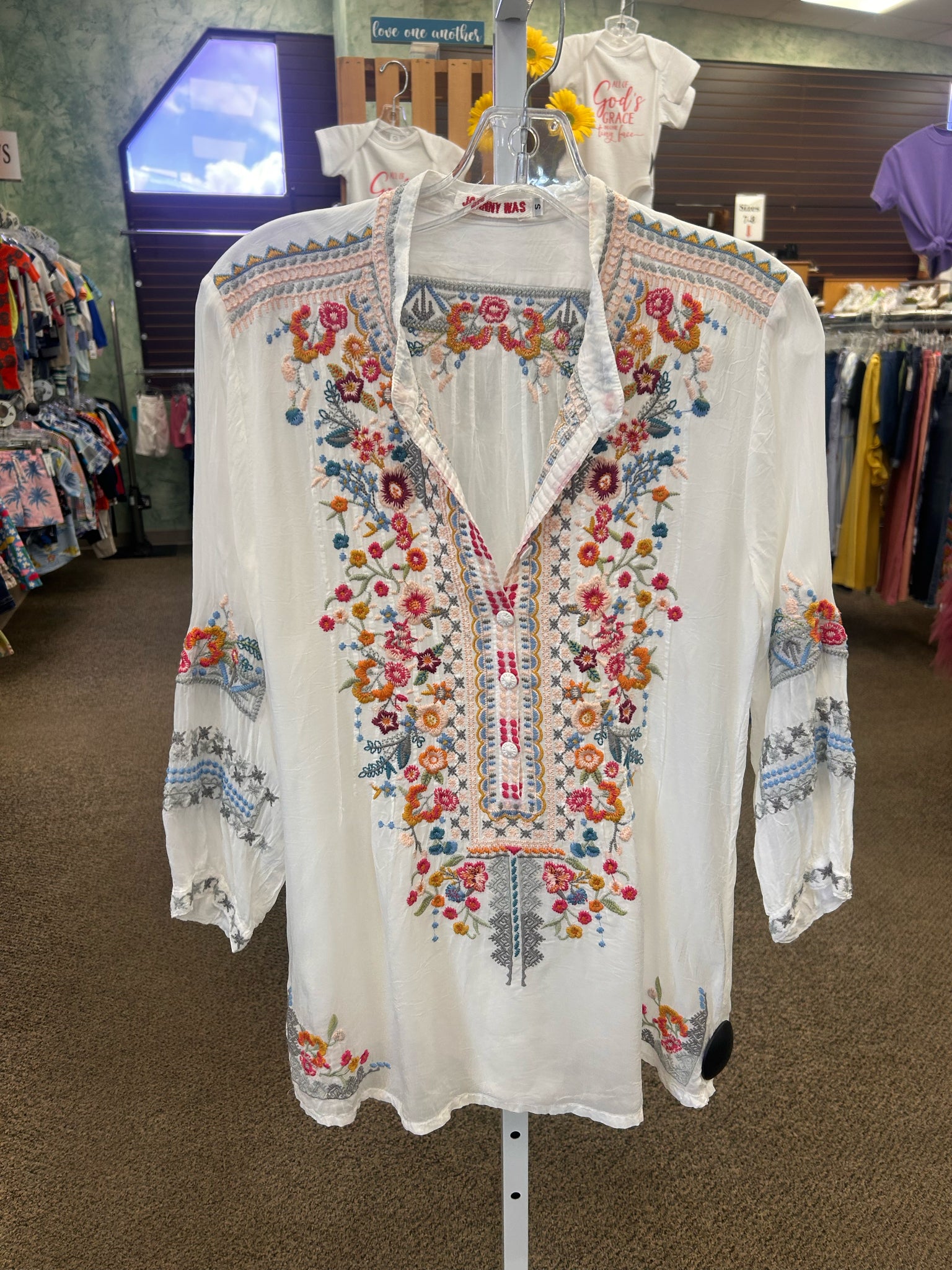 Pre-owned JOHNNY WAS White Multi Floral Quarter Sleeve Size: S Designer Blouse
