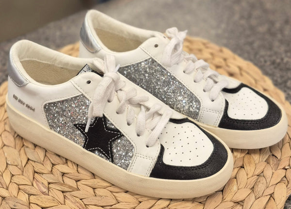 Pre-owned VINTAGE HAVANA White Black Trim Size 7.5 Designer Sneaker