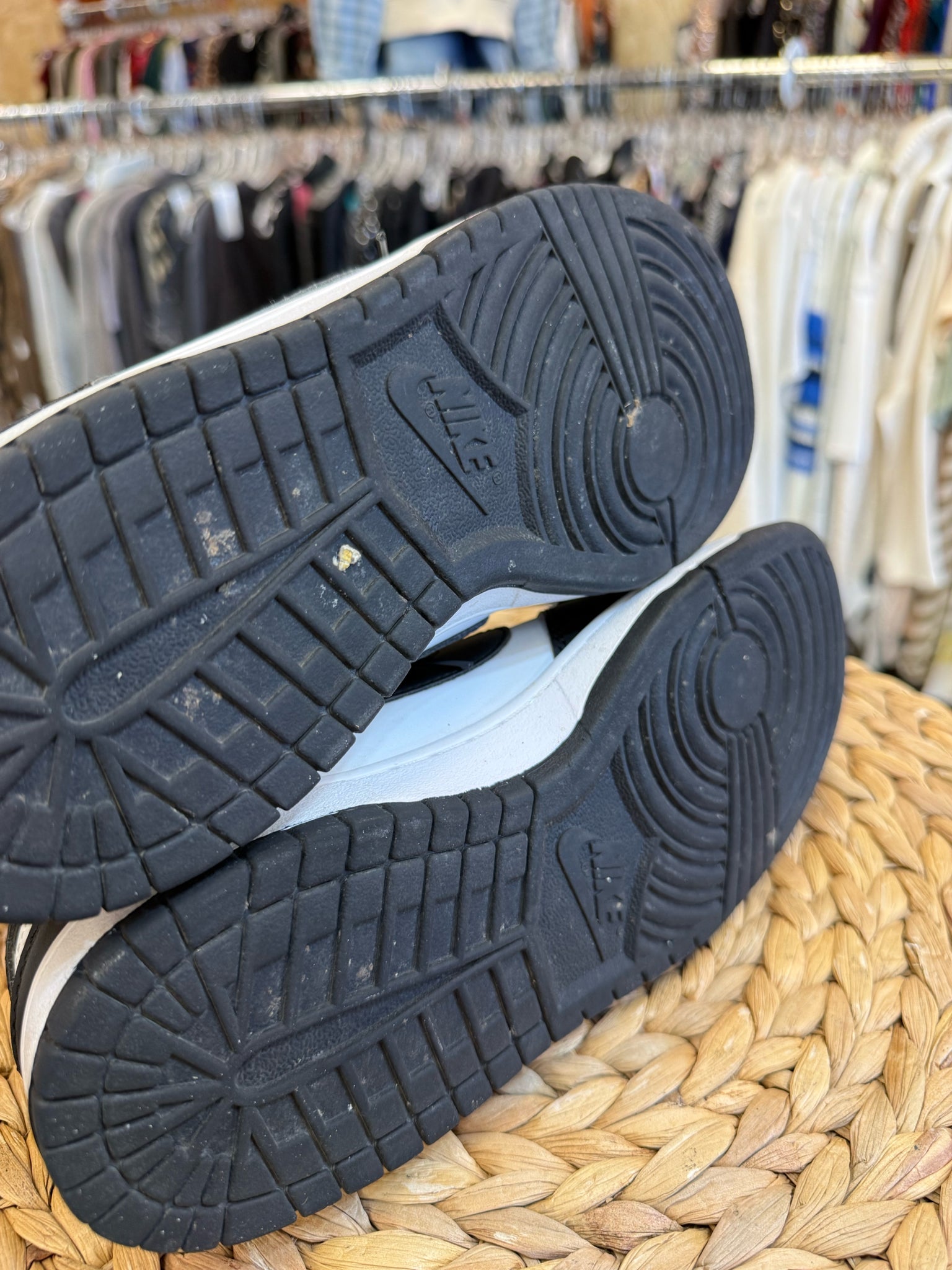 Pre-owned NIKE Black White Trim Size 8 Designer Sneaker