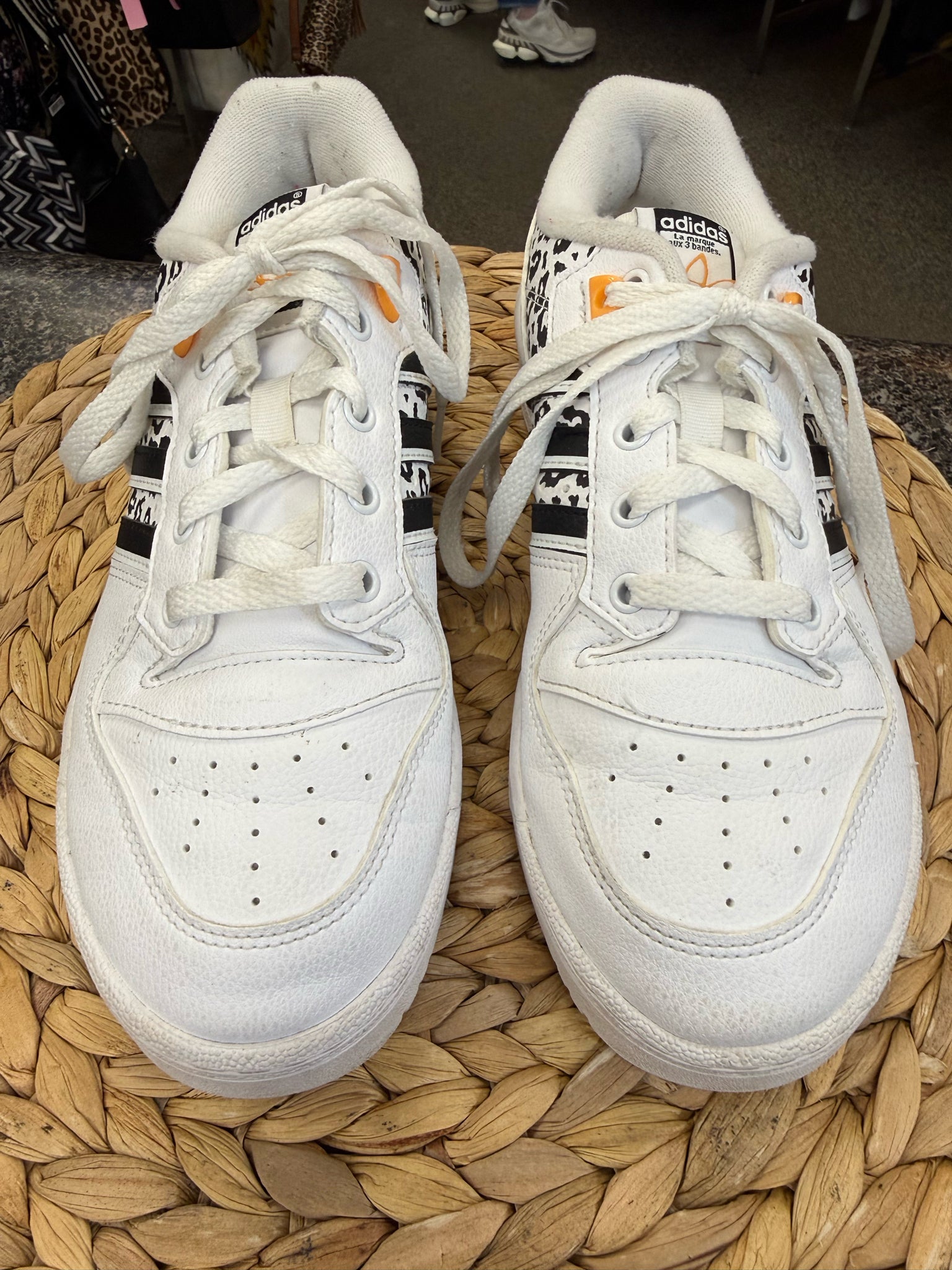 Pre-owned ADIDAS White Black Animal Size 5.5 Sneaker