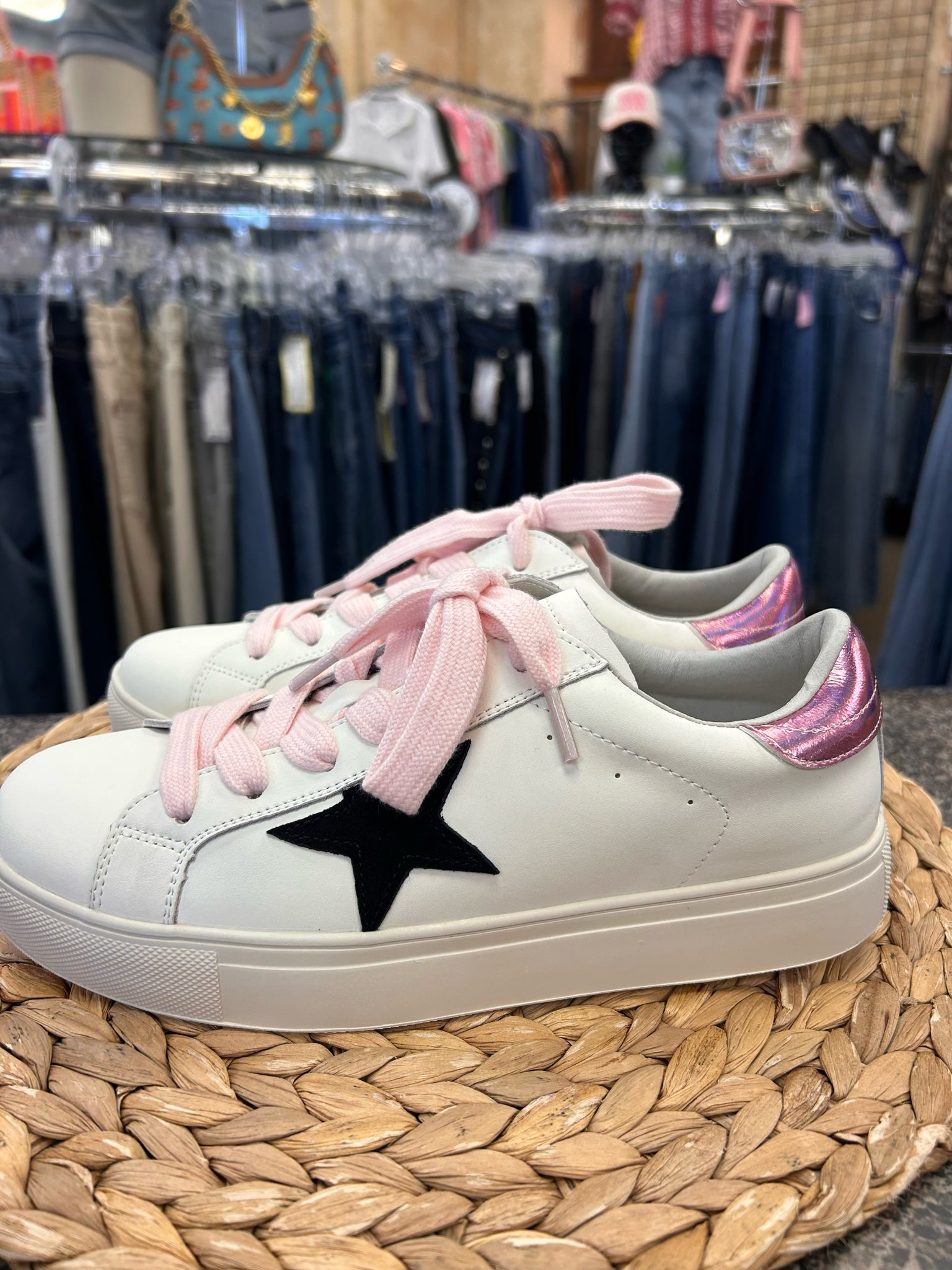 New  Without Tag CCDB White Black Trim Size 8 Sneaker