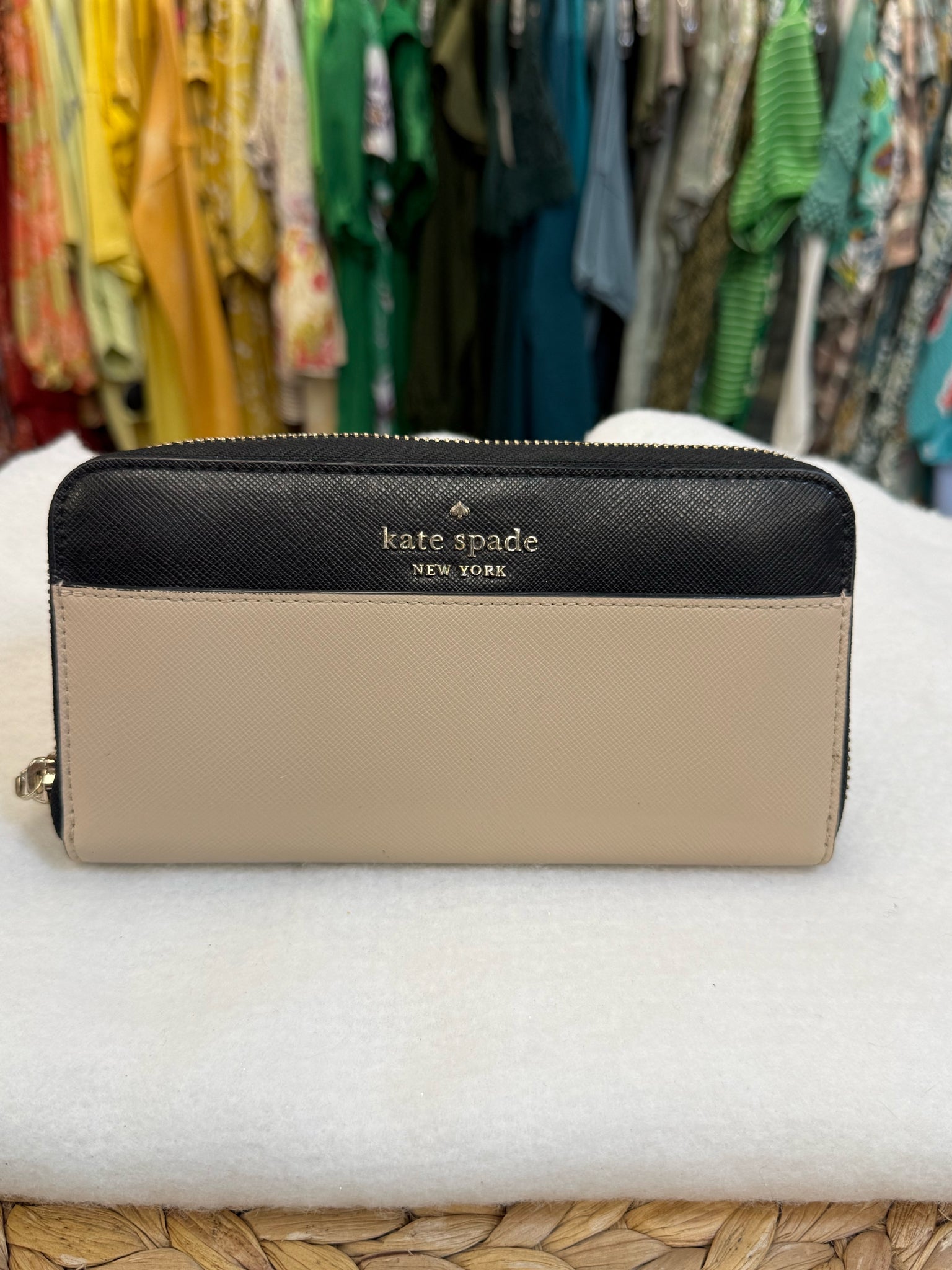 Pre-owned KATE SPADE Beige Black Trim WALLET SIZE Regular Wallet