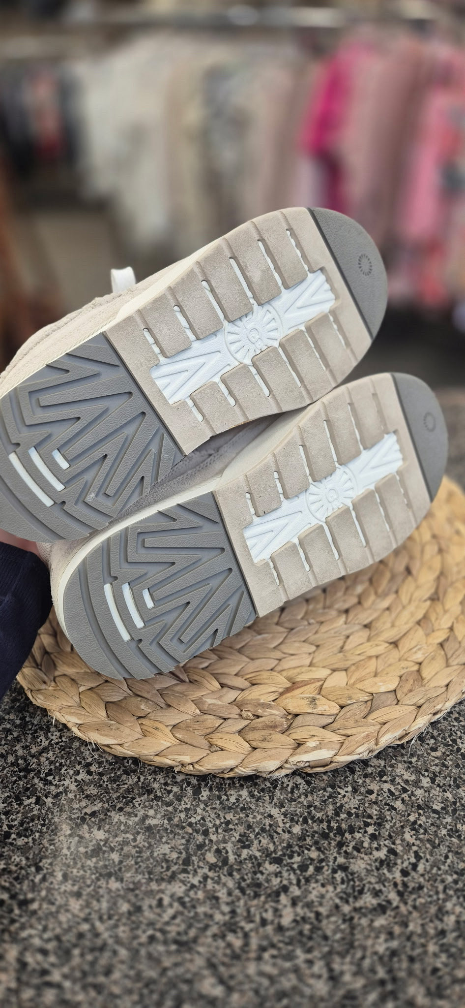 Pre-owned UGG White Size 8 Designer Sneaker